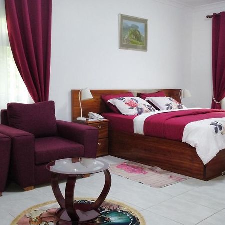Charlestina Beach Resort Ampeni Екстер'єр фото