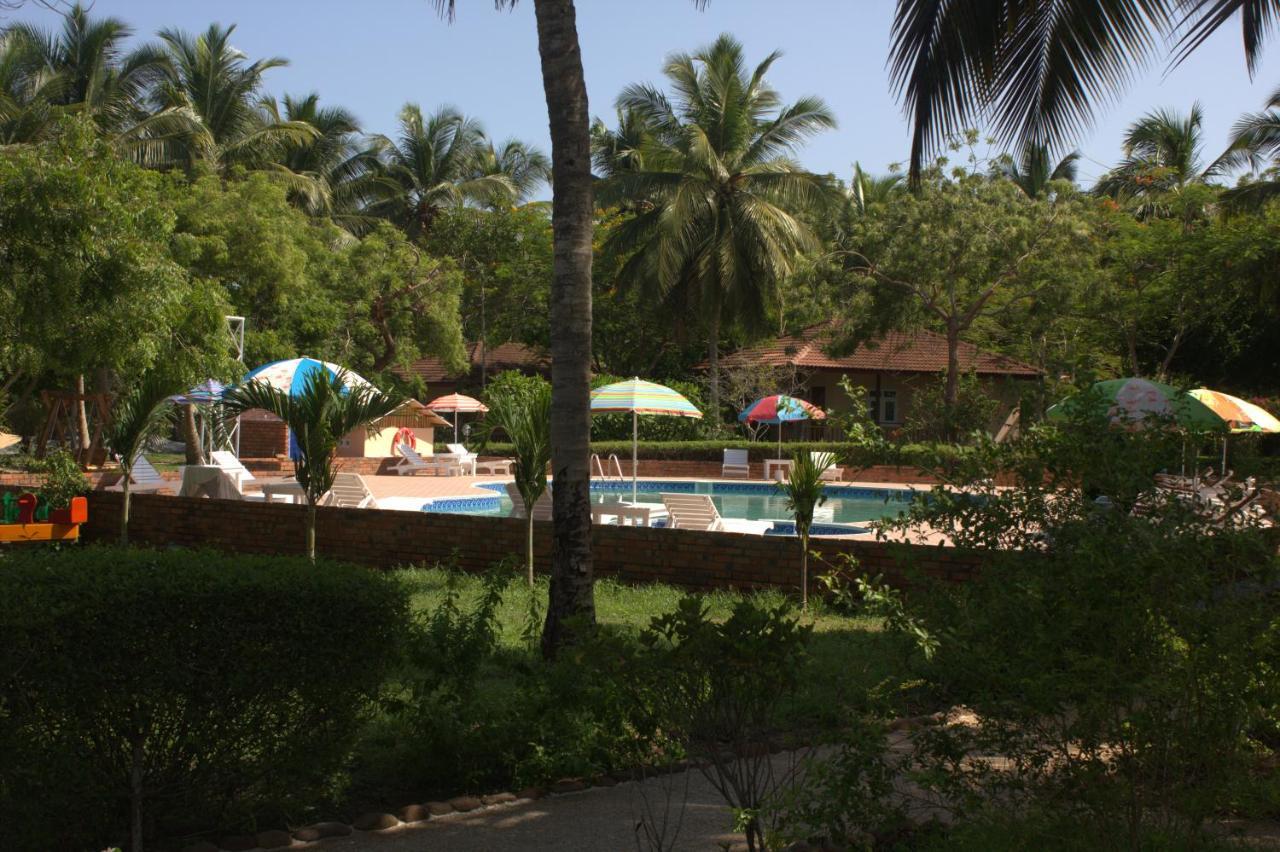 Charlestina Beach Resort Ampeni Екстер'єр фото