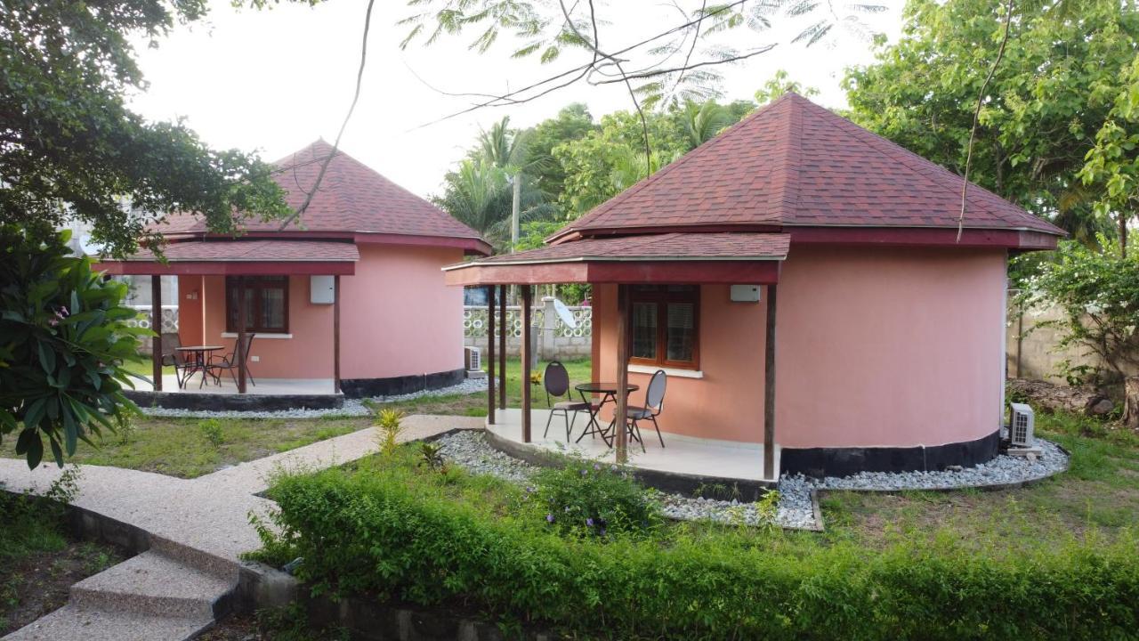 Charlestina Beach Resort Ampeni Екстер'єр фото