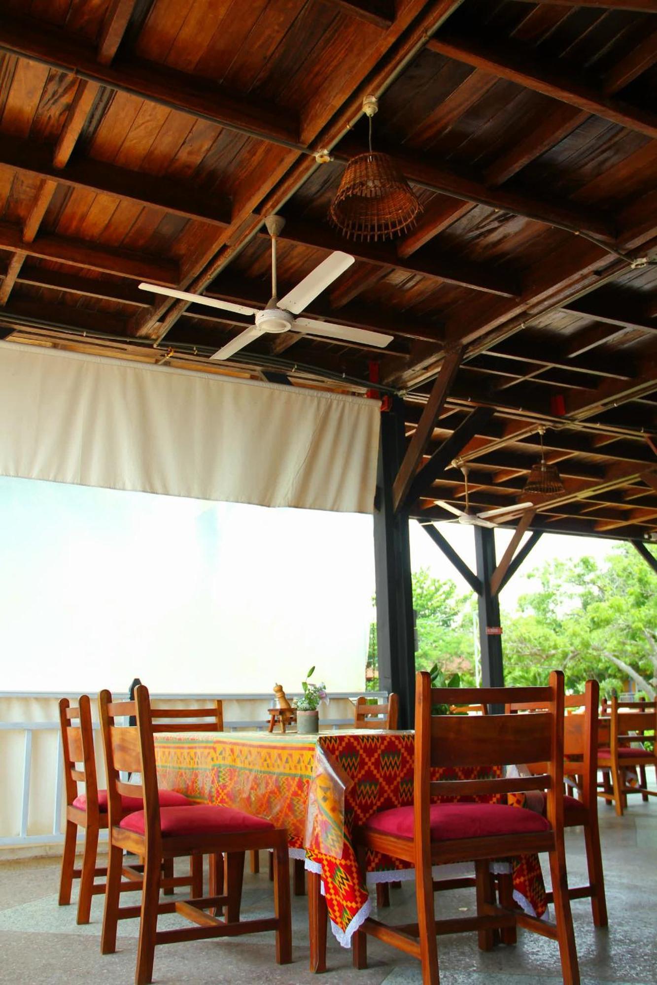 Charlestina Beach Resort Ampeni Екстер'єр фото
