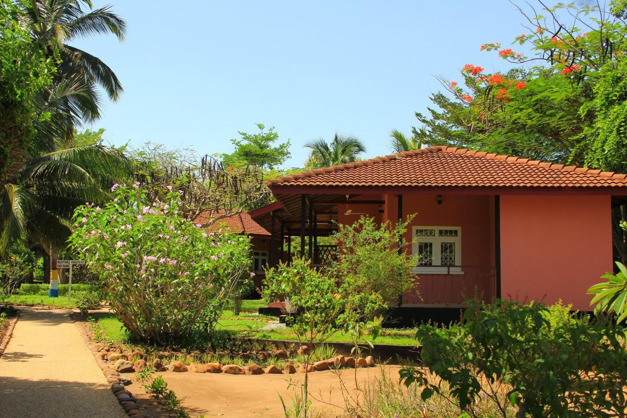 Charlestina Beach Resort Ampeni Екстер'єр фото
